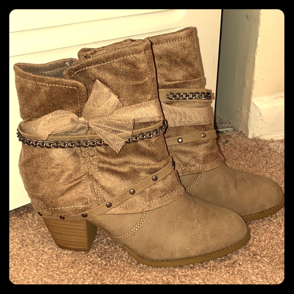 Tan Pop Booties